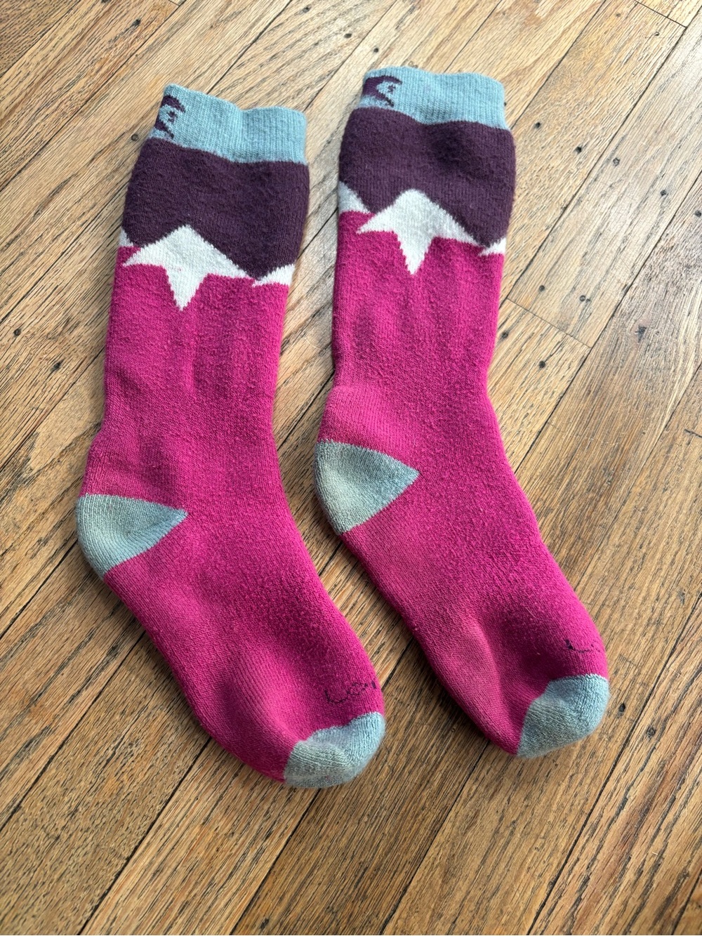 Kids Fuchsia Star Pattern Crew Socks with Gray Accents